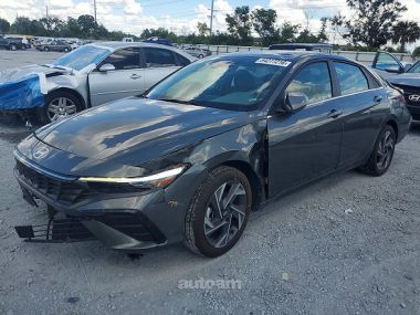 Hyundai Elantra  2024 