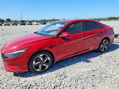 Hyundai Elantra  2022 