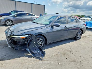 Hyundai Elantra  2024 