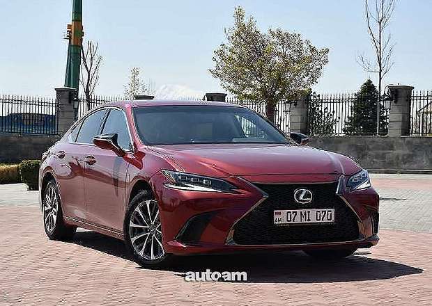 Lexus ES 200