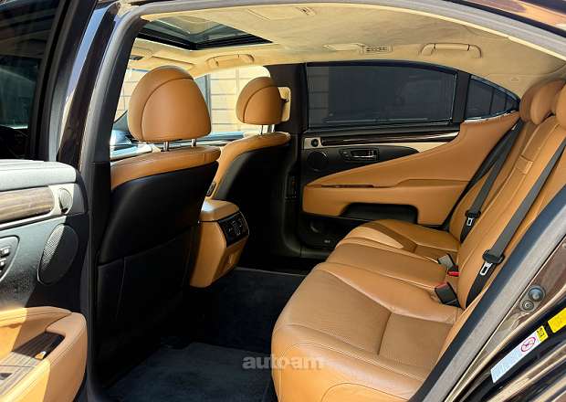 Lexus LS 460 L