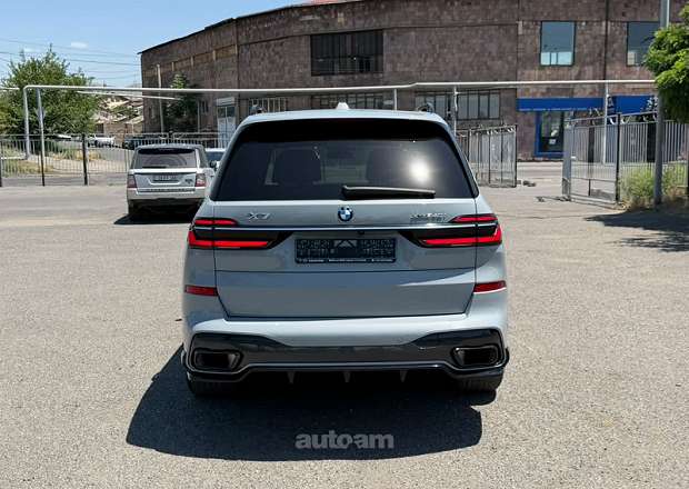 BMW X7
