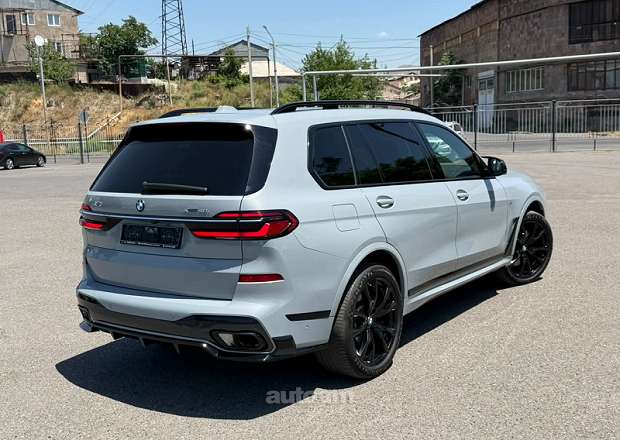 BMW X7