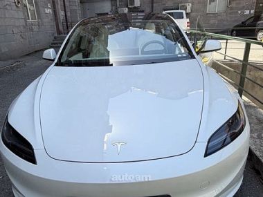 Tesla Model 3  2024 