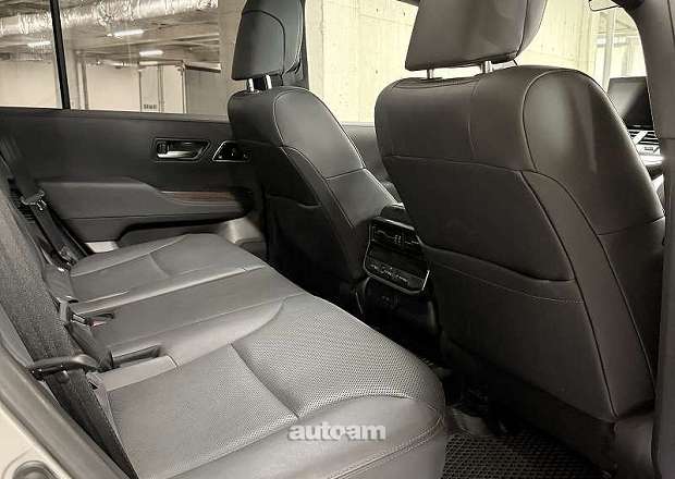 Toyota Land Cruiser 300 2022 — լուսանկար 9