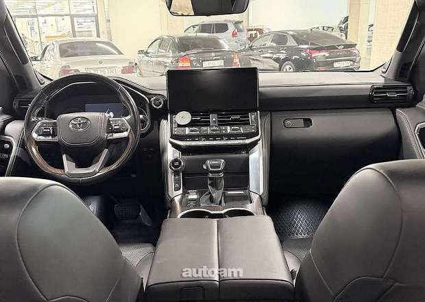 Toyota Land Cruiser 300 2022 — լուսանկար 11