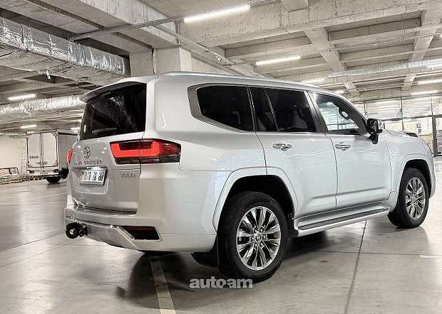 Toyota Land Cruiser 300 2022 — լուսանկար 4