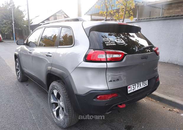 Jeep Cherokee 2016 — լուսանկար 2