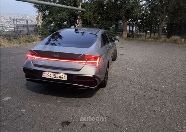 Hyundai Elantra 2025 — լուսանկար 1