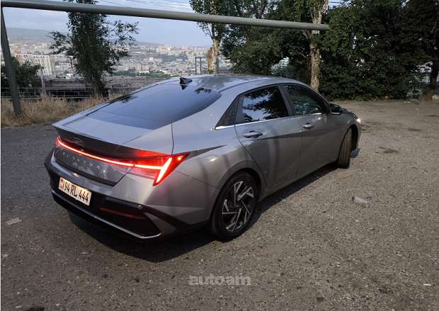 Hyundai Elantra 2025 — լուսանկար 2