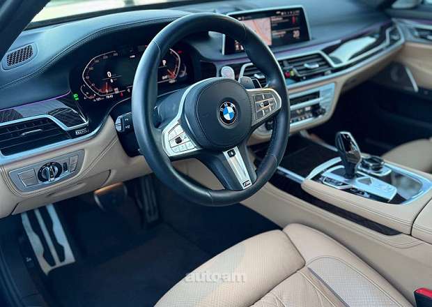 BMW 750