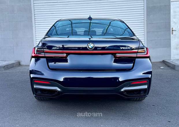 BMW 750