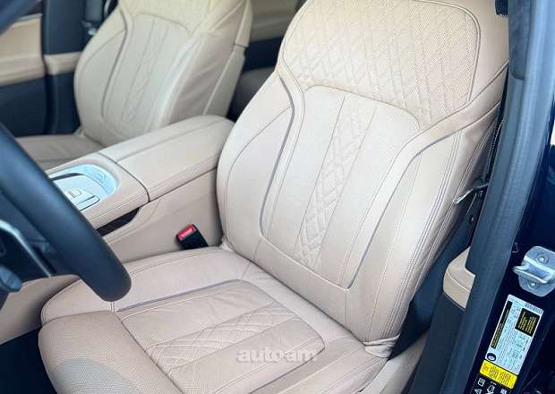 BMW 750
