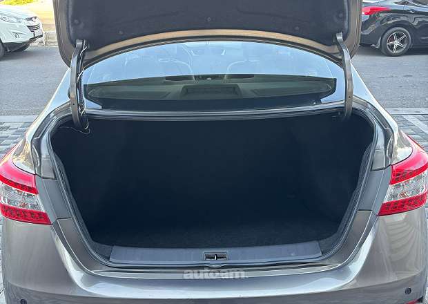 Nissan Sentra 2012 — լուսանկար 12
