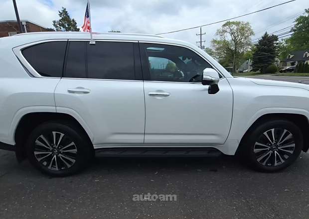 Lexus LX 600