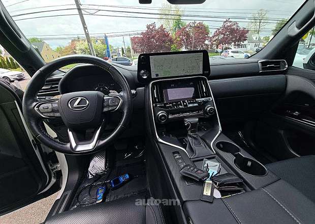 Lexus LX 600