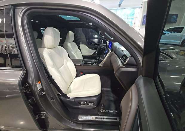 Lexus LX 600