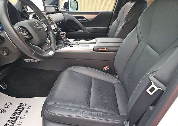 Lexus LX 600