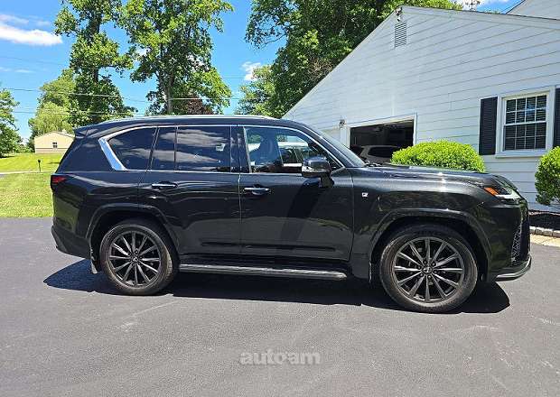 Lexus LX 600