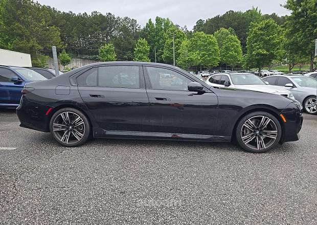 BMW i7