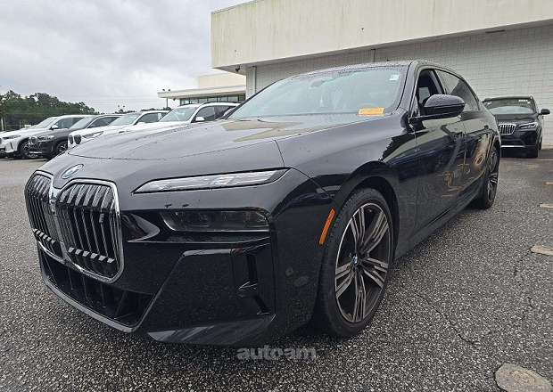 BMW i7