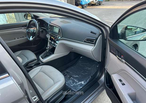 Hyundai Elantra 2019 — լուսանկար 4