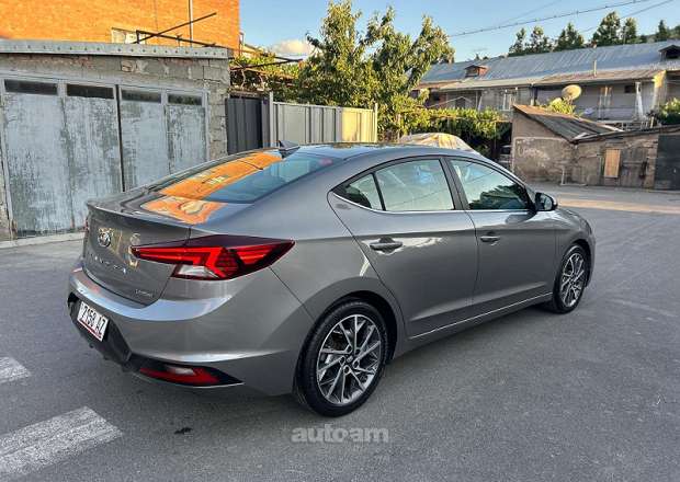 Hyundai Elantra 2019 — լուսանկար 7