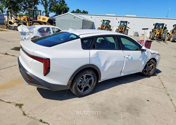 Kia K4