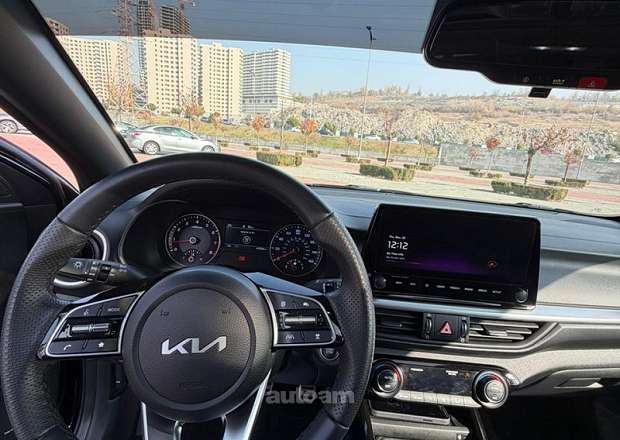 Kia Forte 2024 — լուսանկար 13