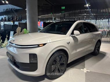 Lixiang Li L6  2025 