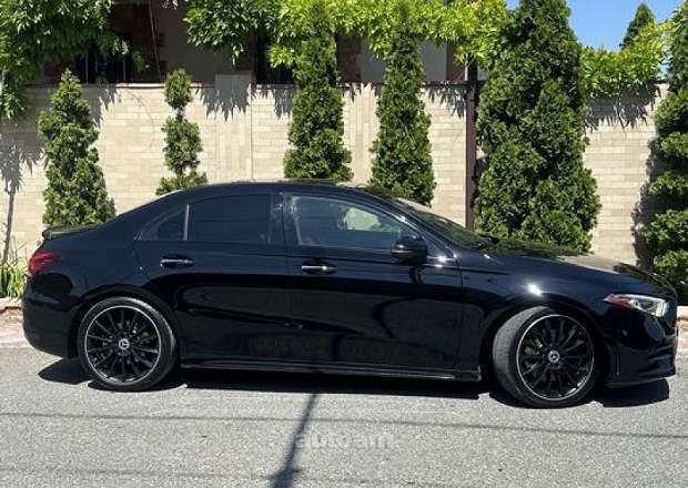 Mercedes-Benz A 220