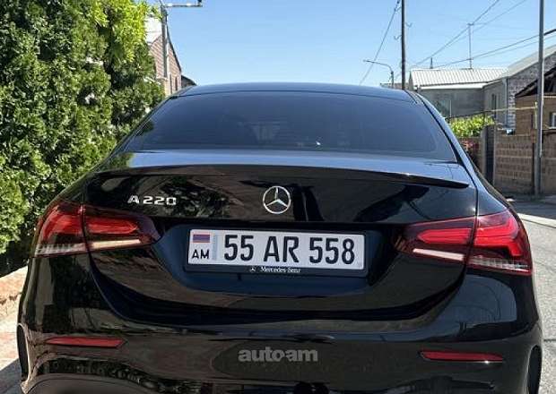 Mercedes-Benz A 220