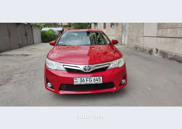 Toyota Camry 2014 — фото 11