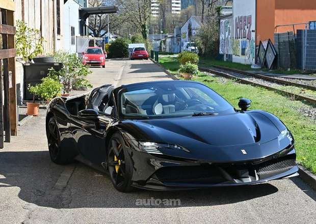 Ferrari SF90
