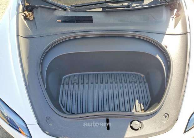 Tesla Model 3 2025 — photo 11