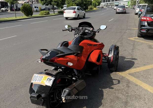 BRP Can-am Spyder RS 2015 — լուսանկար 4