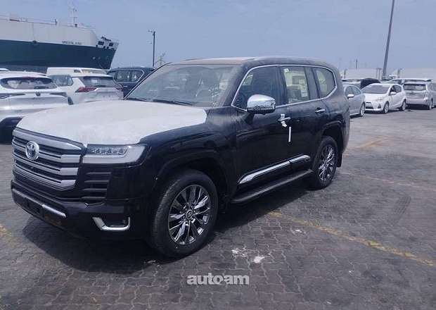 Toyota Land Cruiser 300