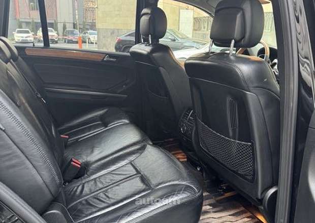 Mercedes-Benz GL 550