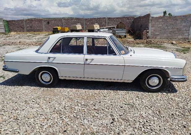 Mercedes-Benz 250