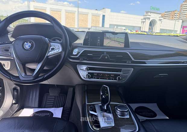 BMW 740