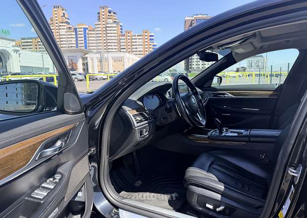 BMW 740