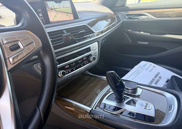 BMW 740