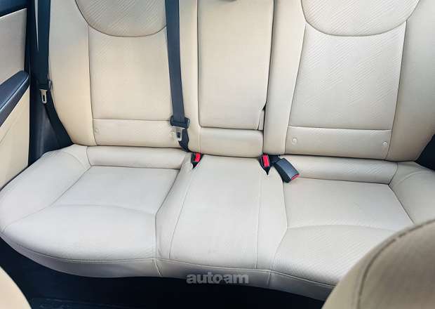 Hyundai Elantra 2011 — լուսանկար 13