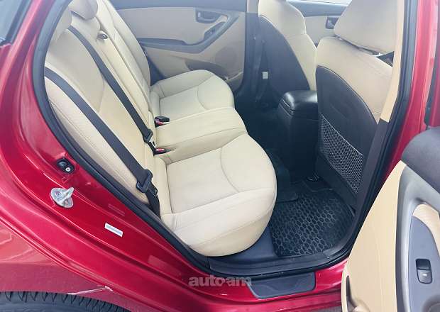 Hyundai Elantra 2011 — լուսանկար 12