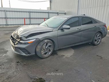 Hyundai Elantra  2024 