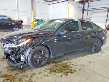Hyundai Elantra  2022 