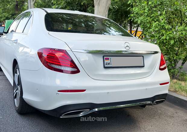 Mercedes-Benz E 300