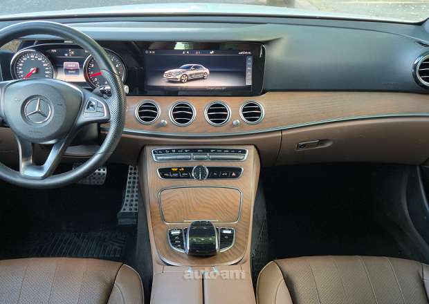Mercedes-Benz E 300