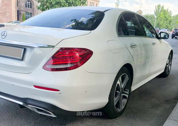 Mercedes-Benz E 300