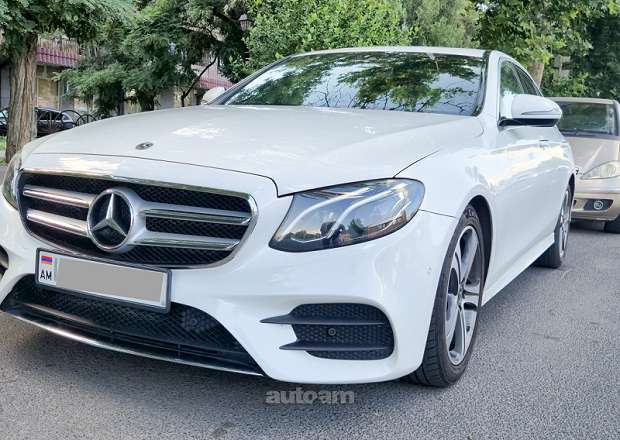 Mercedes-Benz E 300
